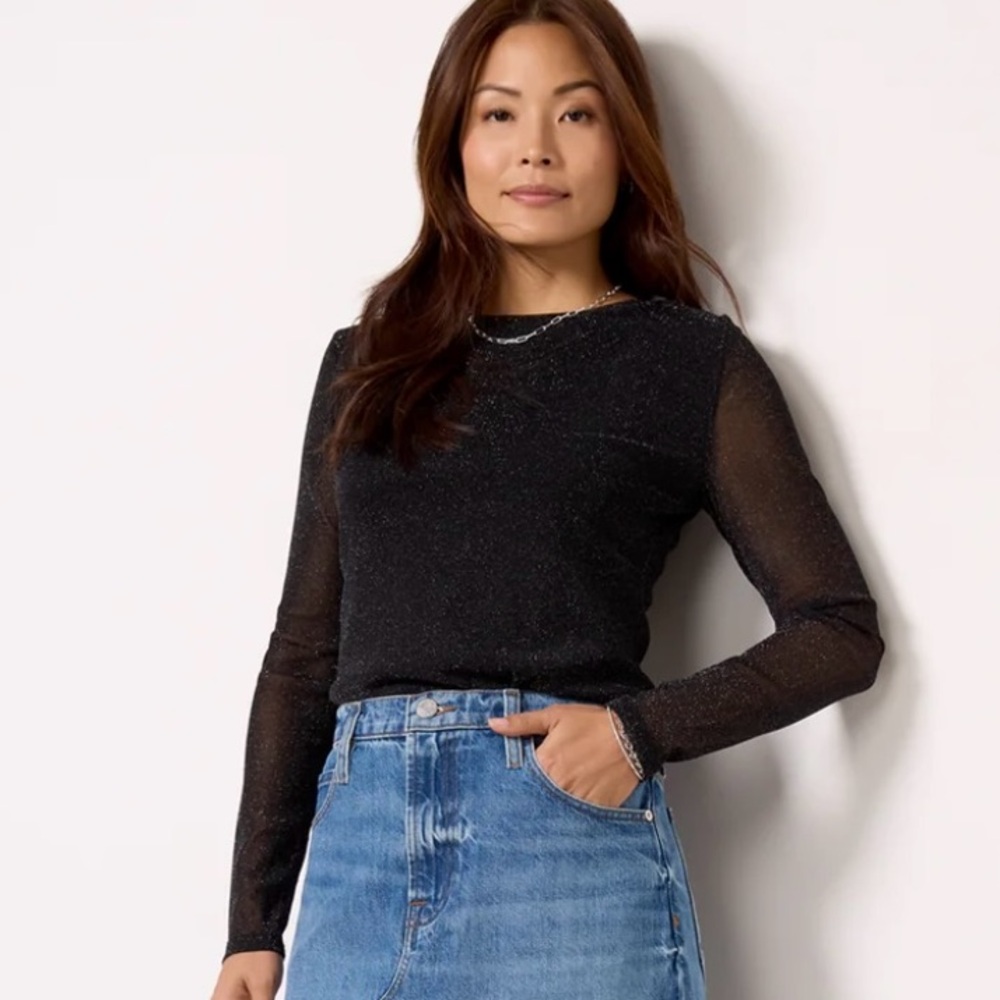 Sanctuary long sleeve sparkle tee. Size extra small like new.